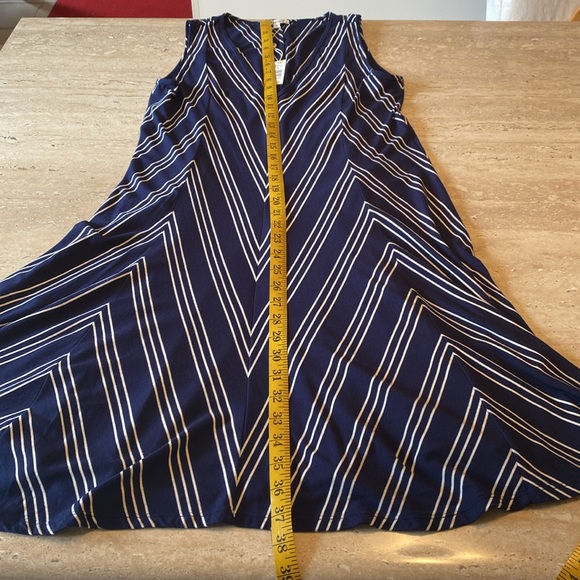 NWT Max Studio Navy/White Sleeveless Dress, See measurements and photos below. - Picture 8 of 8